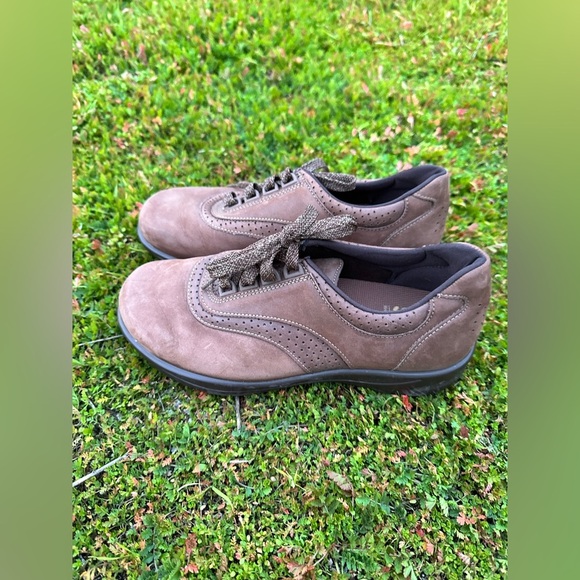 SAS Walk Easy Orthotic Walking Shoes Womens Size 8WW Brown Leather *PREOWNED - Picture 2 of 4